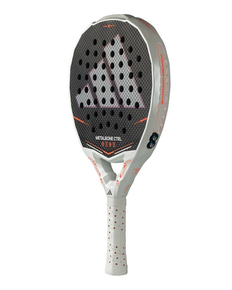 Schuin vooraanzicht Adidas Metalbone CTRL 2026: ronde pro-racket met maximaal controlegevoel, Carbon Aluminized 16K, EVA Soft Performance en verstelbaar Weight & Balance System.