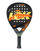 Vooraanzicht Lok Carbon Hype Gen 2 padel racket met oranje/geel logo van Lok.