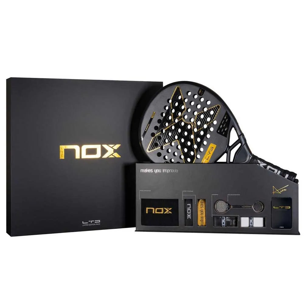 NOX AT Genius LTD Edition 2025 Pack met het druppelvormige racket van 18K carbon, twee zwarte polsbanden met zilveren logo, twee overgrips, twee Smartstrap® banden en een sleutelhanger in de vorm van het racket, exclusief en stijlvol gepresenteerd